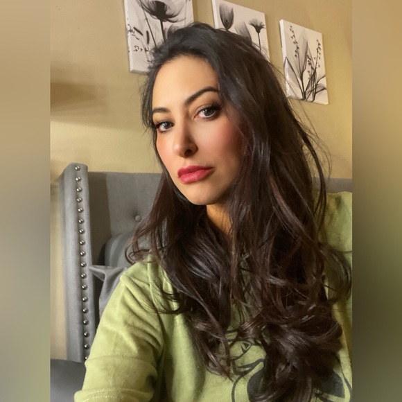 Meet your Posher, Denise - Picture 2 of 4